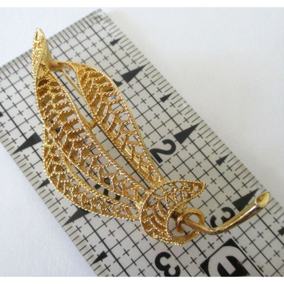 Cathe Signed Curled Leaf Brooch Pin - Filigree Openwork - Vintage Jewelry - Picture 7 of 8